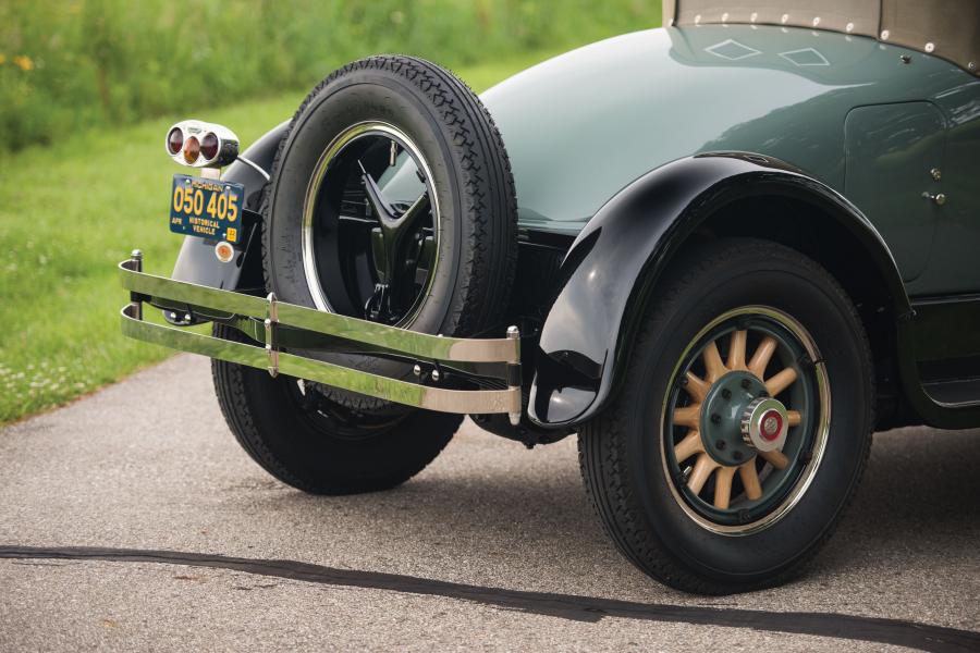Детали экстерьера Marmon Model 34C Sport Speedster 1924 года  (фото 19 из 30)